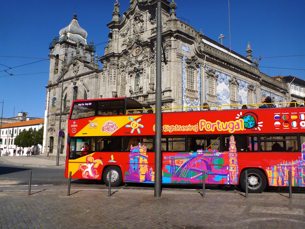 Lisbon-hop-on-hop-off-bus-tour