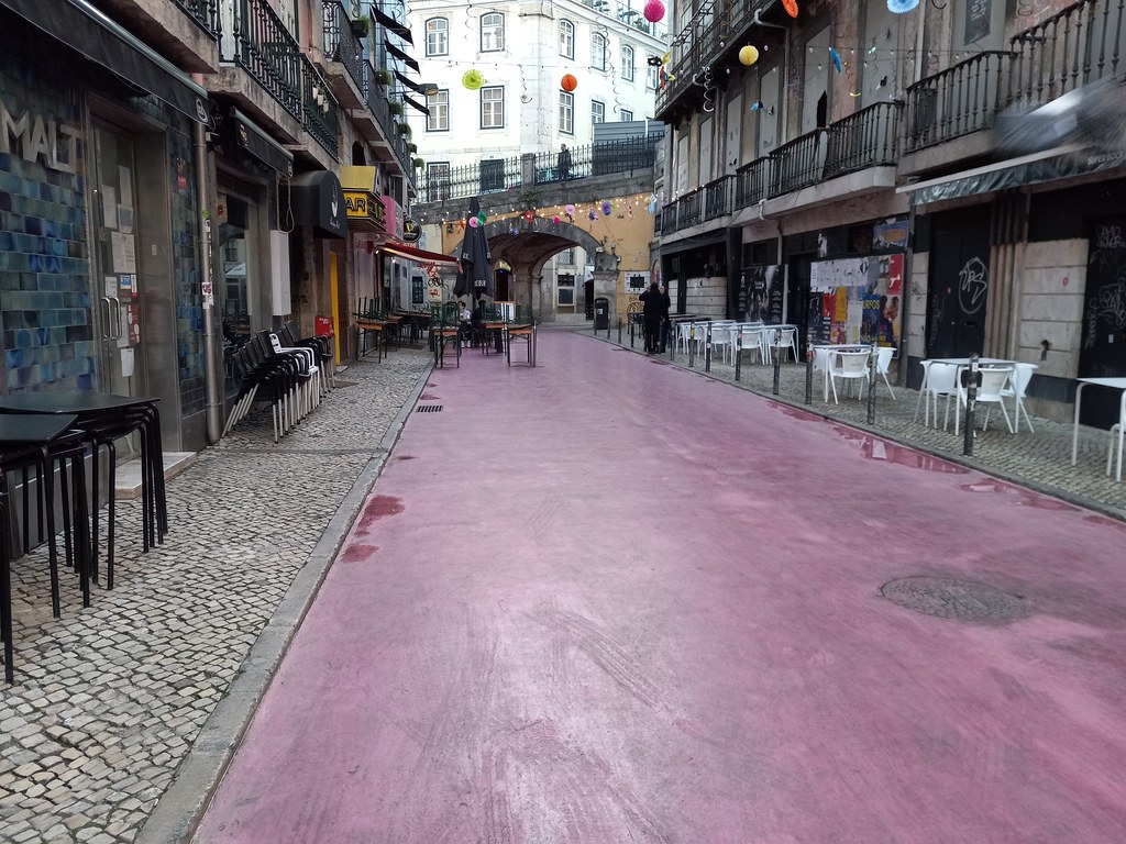 Pink-Street-Lisbon
