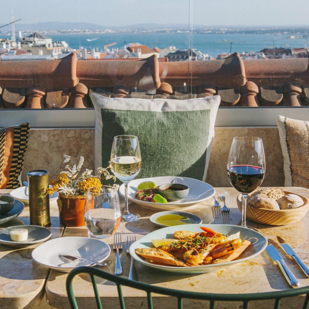 15 Best Lisbon Spa Hotels for Relaxation (Travel Guide) 13 The Lumiares