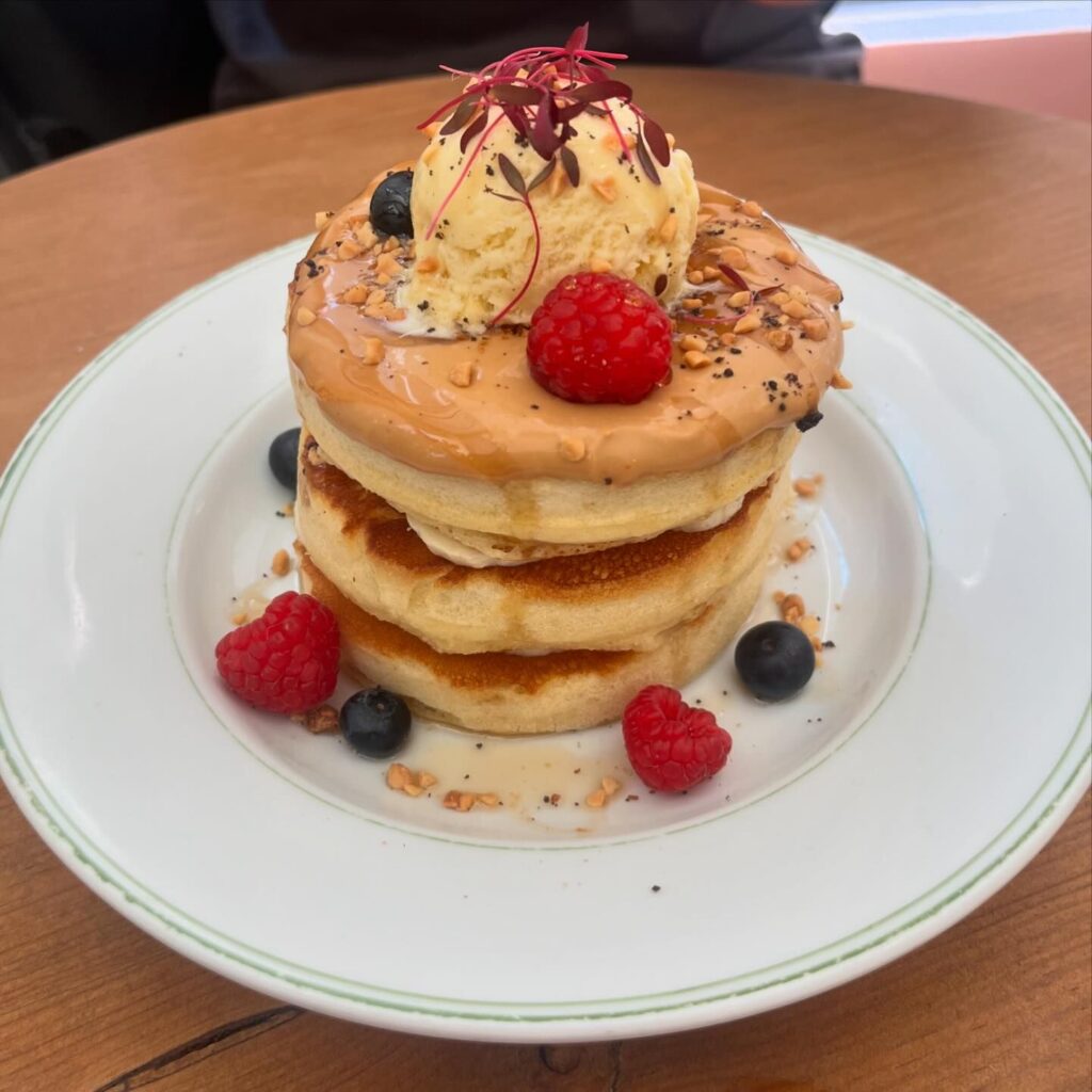 11 Best Brunch Spots In Lisbon (I've Tried Them All) 9 heim cafe