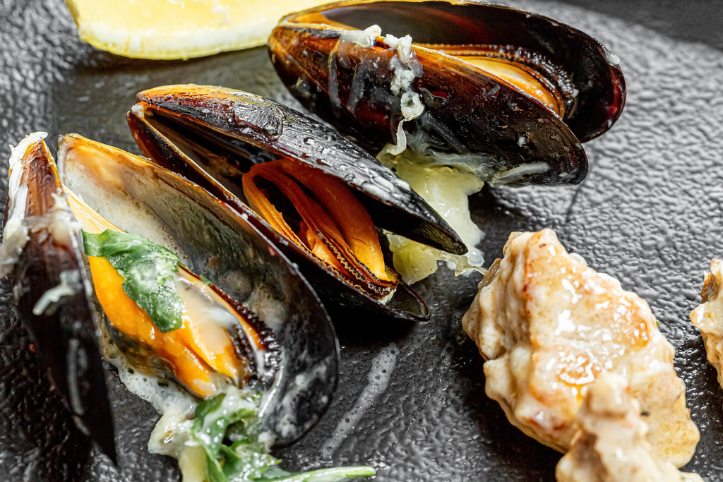mussels in garlic butter
