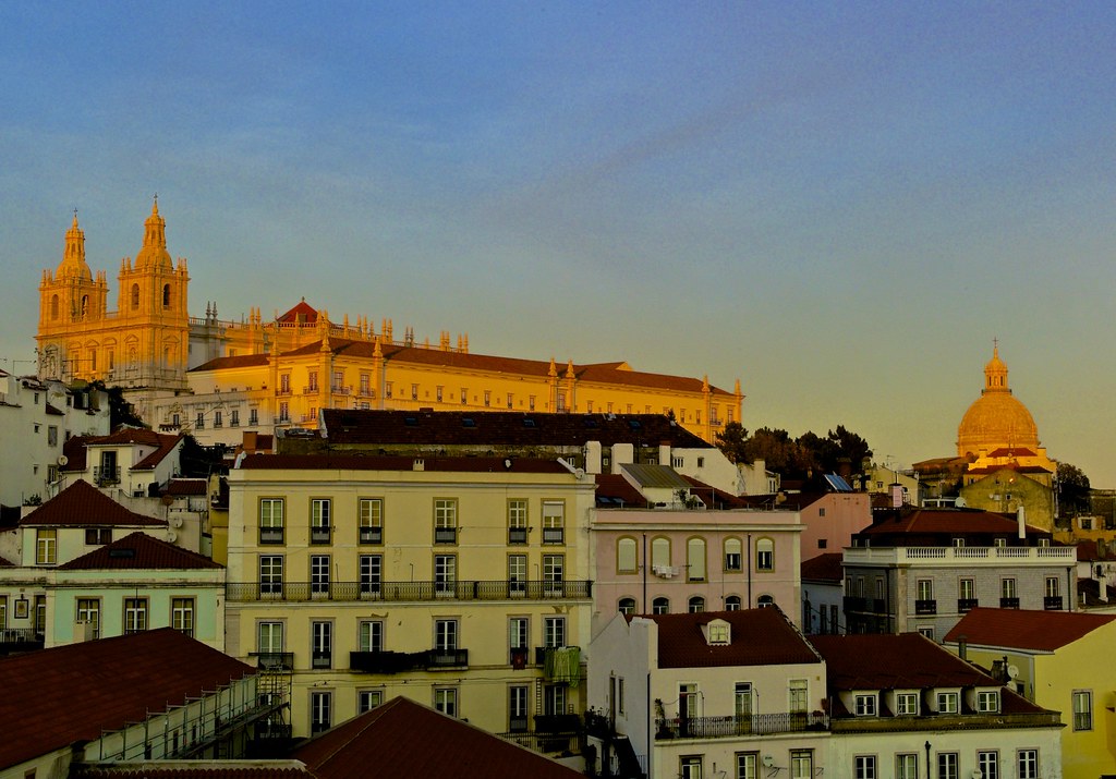 Alfama Lisbon A Full Tourist Guide