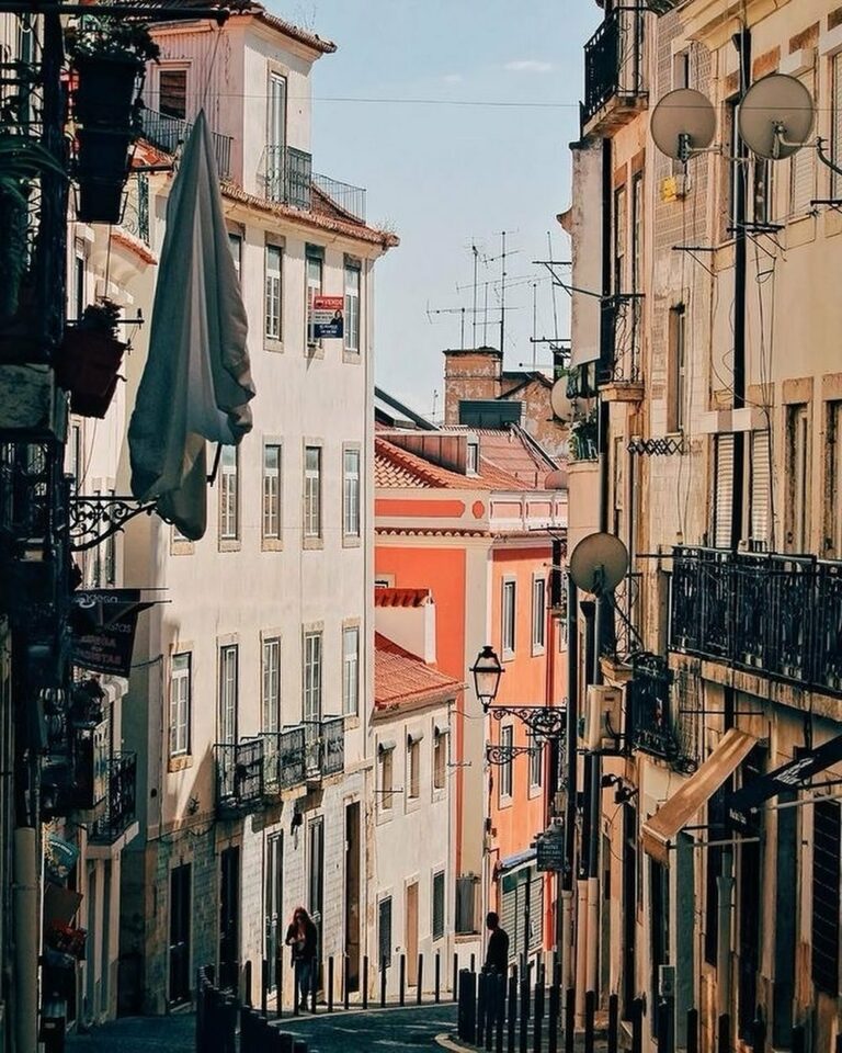 where to stay in lisbon