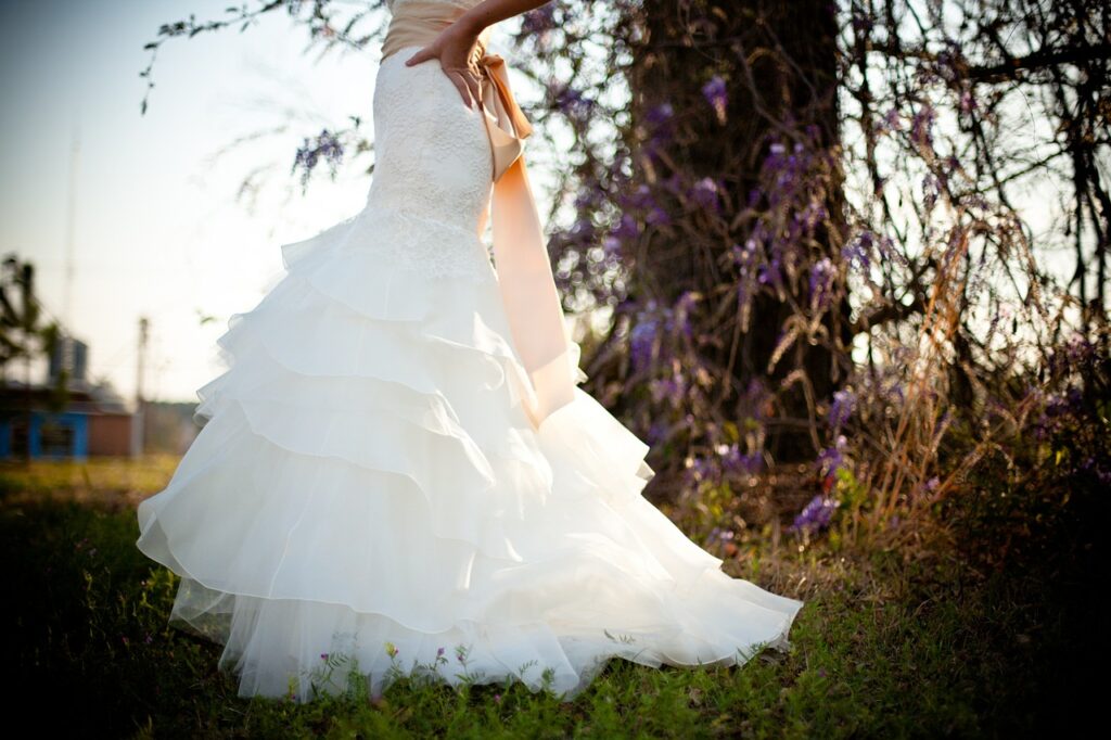 white-dress-wedding
