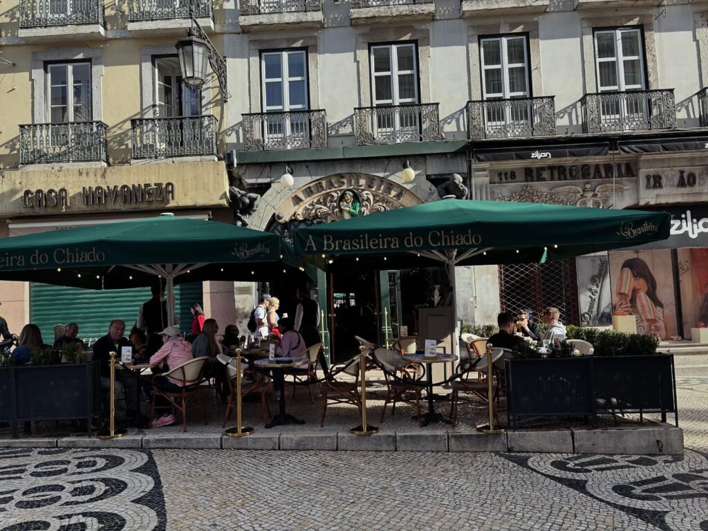 Listen to Music in Chiado