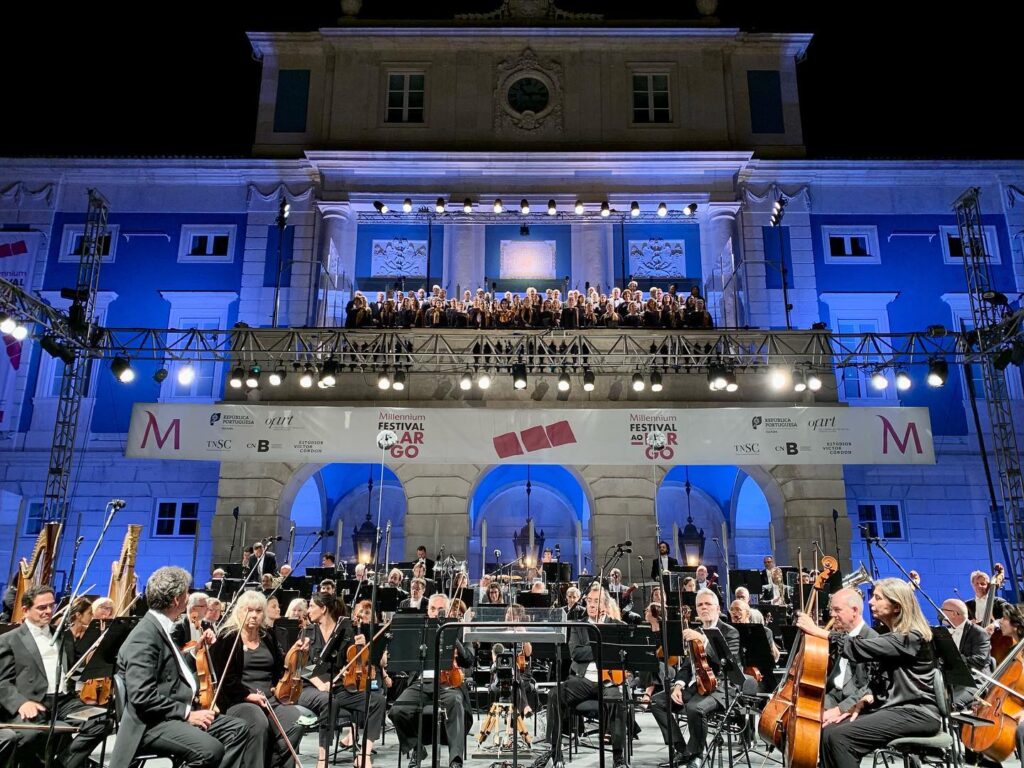 Lisbon In July: 11 Amazing Things To Do (+Travel Tips) 8 Festival ao Largo