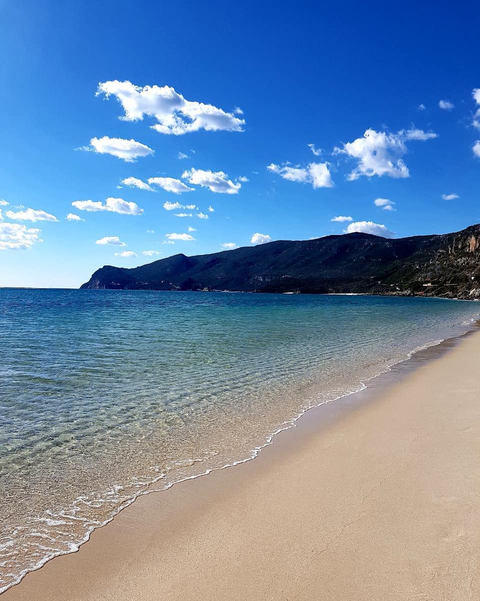 12 Best Beaches in Lisbon (Tourism Guide) 4 Beautiful Lisbon beach with clear waters and golden sands, perfect for relaxing and enjoying the sun. Discover top beaches in Lisbon for your seaside getaway.