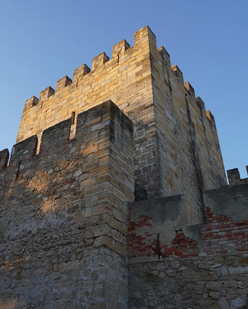 21 Amazing Castles in Lisbon and Its Surroundings 2 São Jorge Castle