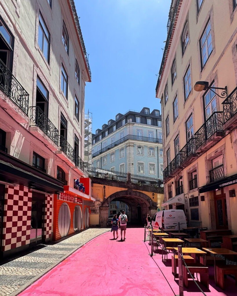 2 Days in Lisbon Itinerary: The Perfect Weekend 2 lisbon pink street