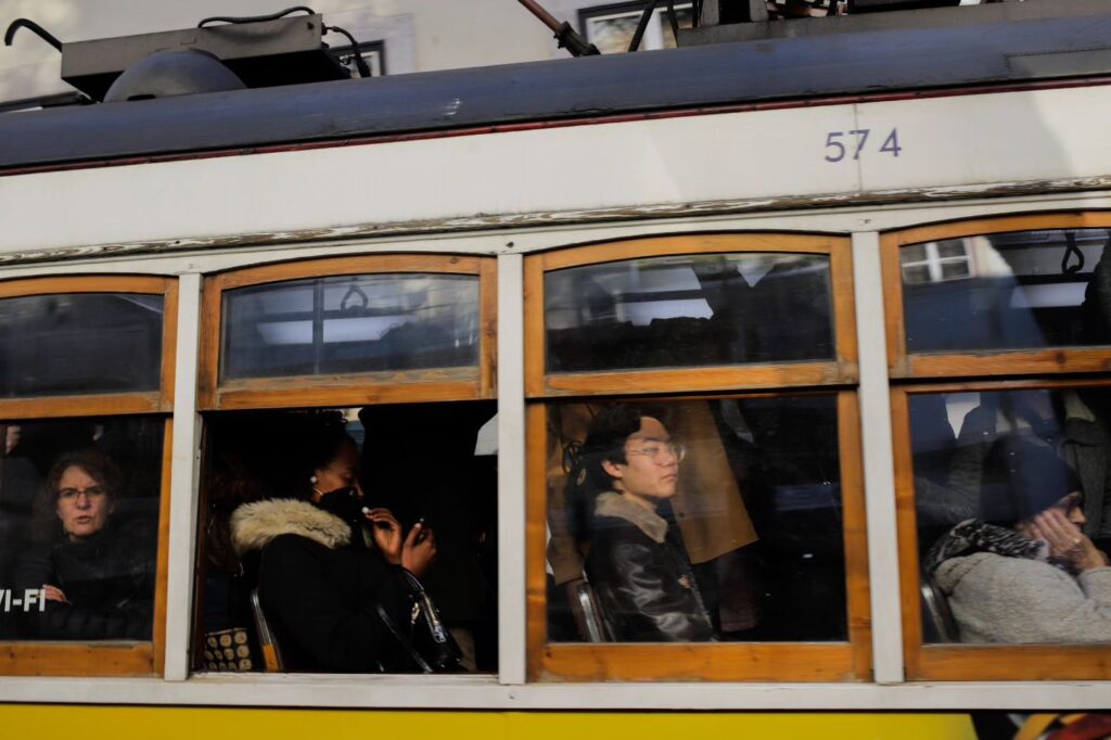 lisbon tram 28 crowded