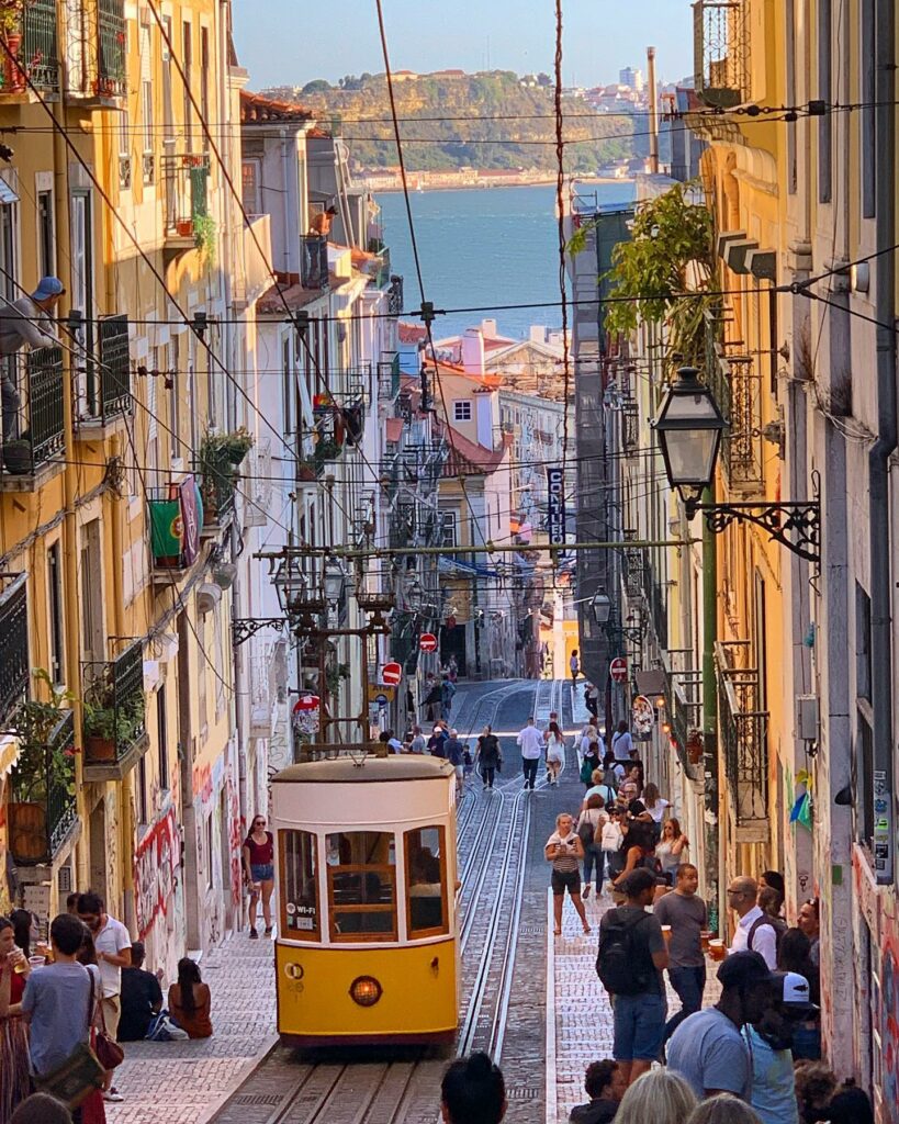 elevador da bica bairro alto