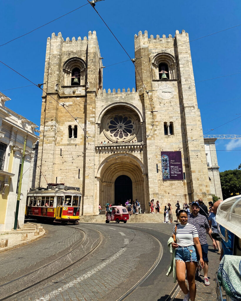 Miradouro das Portas do Sol Viewpoint in Lisbon 7 lisbon cathedral