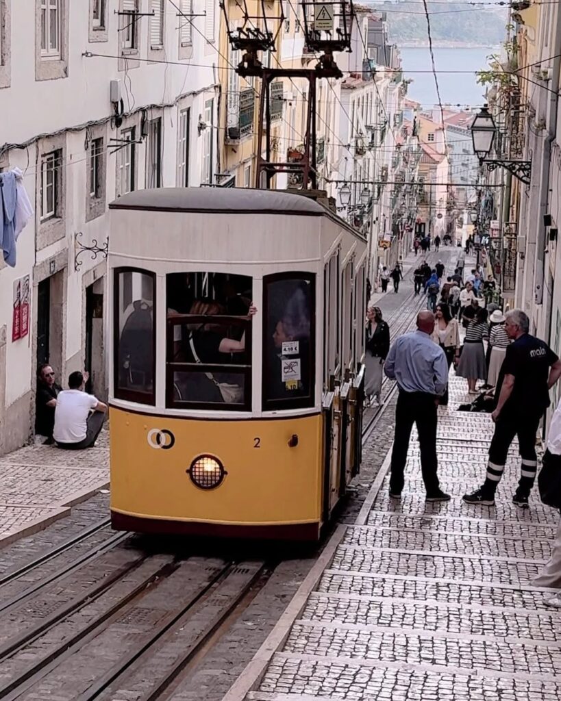 3 Days in Lisbon: Perfect Itinerary by a Local 12 lisbon tram